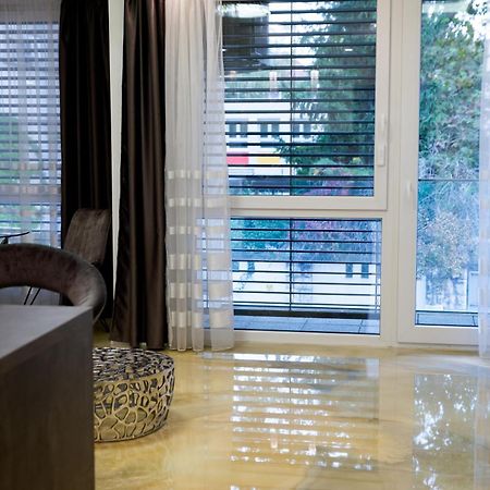 Dream Apartman 3 With Free Parking Дьор Екстериор снимка