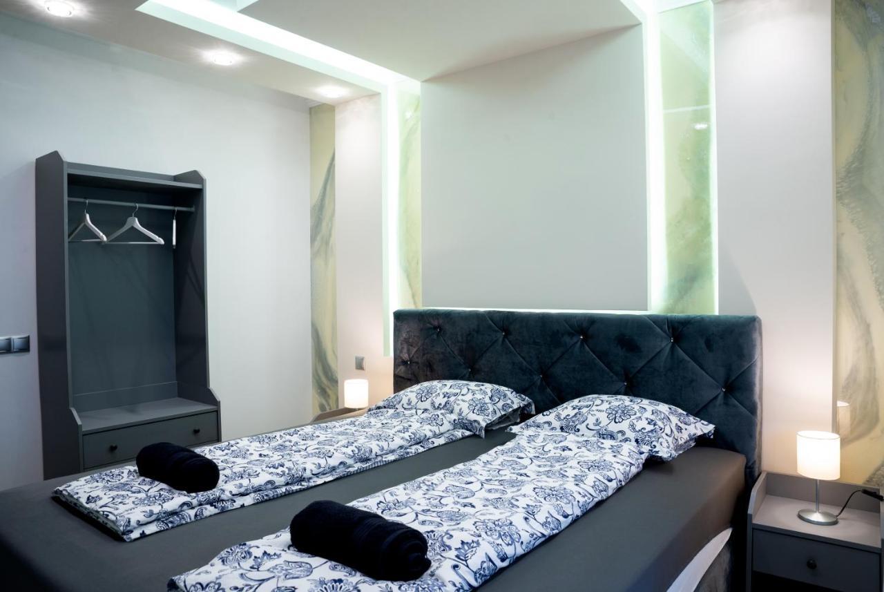 Dream Apartman 3 With Free Parking Дьор Екстериор снимка