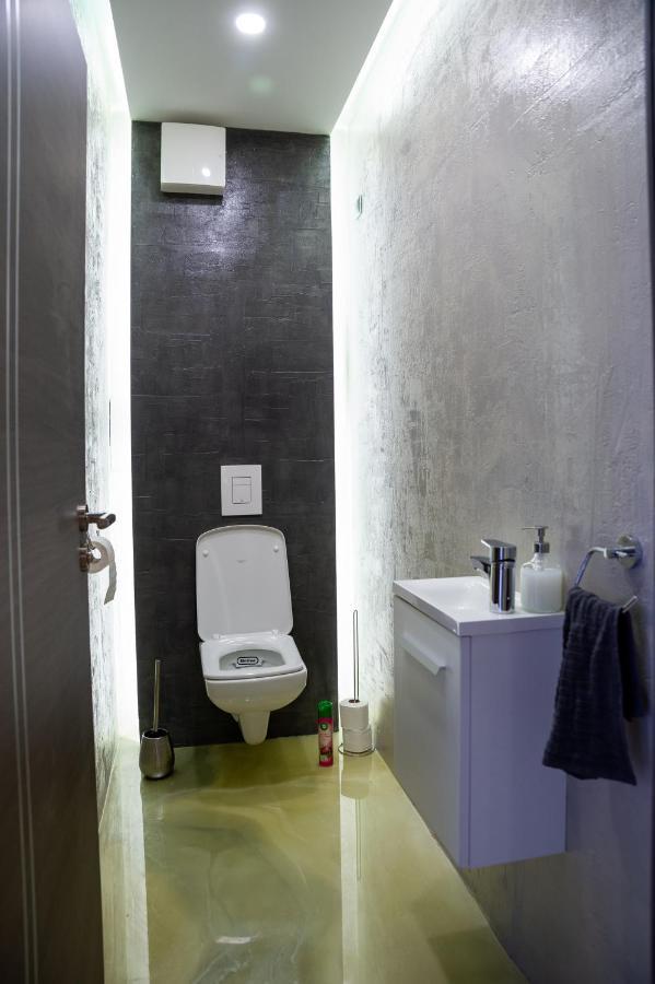 Dream Apartman 3 With Free Parking Дьор Екстериор снимка