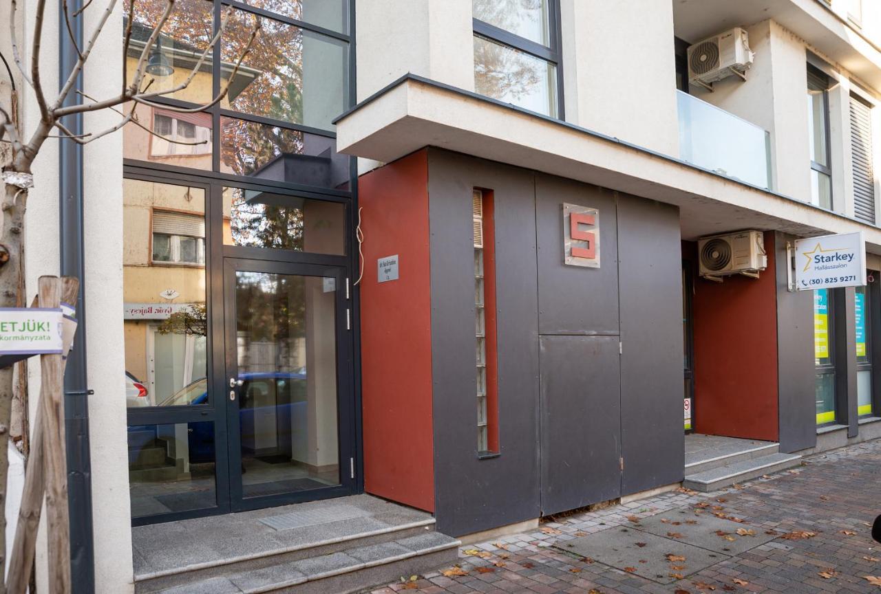 Dream Apartman 3 With Free Parking Дьор Екстериор снимка